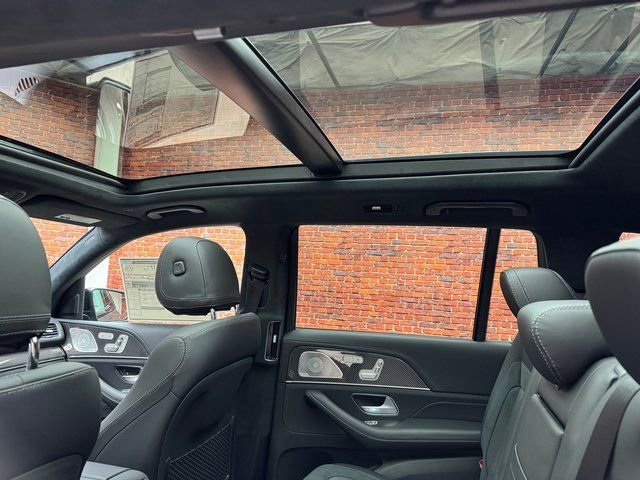 New 2026 MANUFAKTUR Silicon Grey Mercedes-Benz GLS 63 AMG® image 42