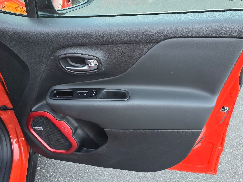 Used 2021 Omaha Orange Clear Coat Jeep Trailhawk image 20