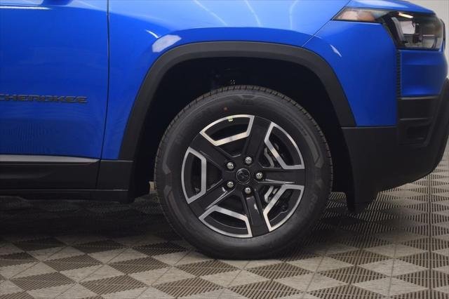 New 2026 Hydro Blue Pearl-Coat Exterior Paint Jeep Laredo image 7
