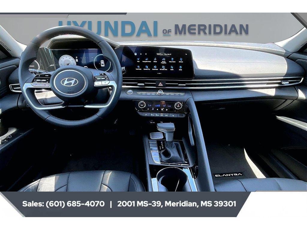 New 2026 SERENITY WHITE Hyundai Limited image 5
