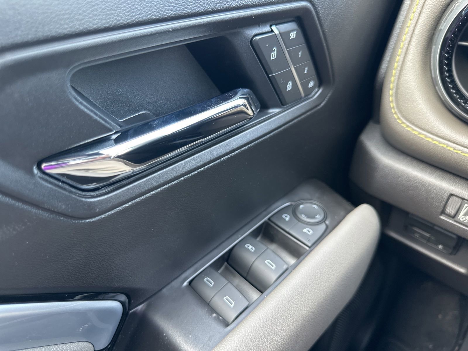 2026 Chevrolet Colorado ZR2 - Photo 37