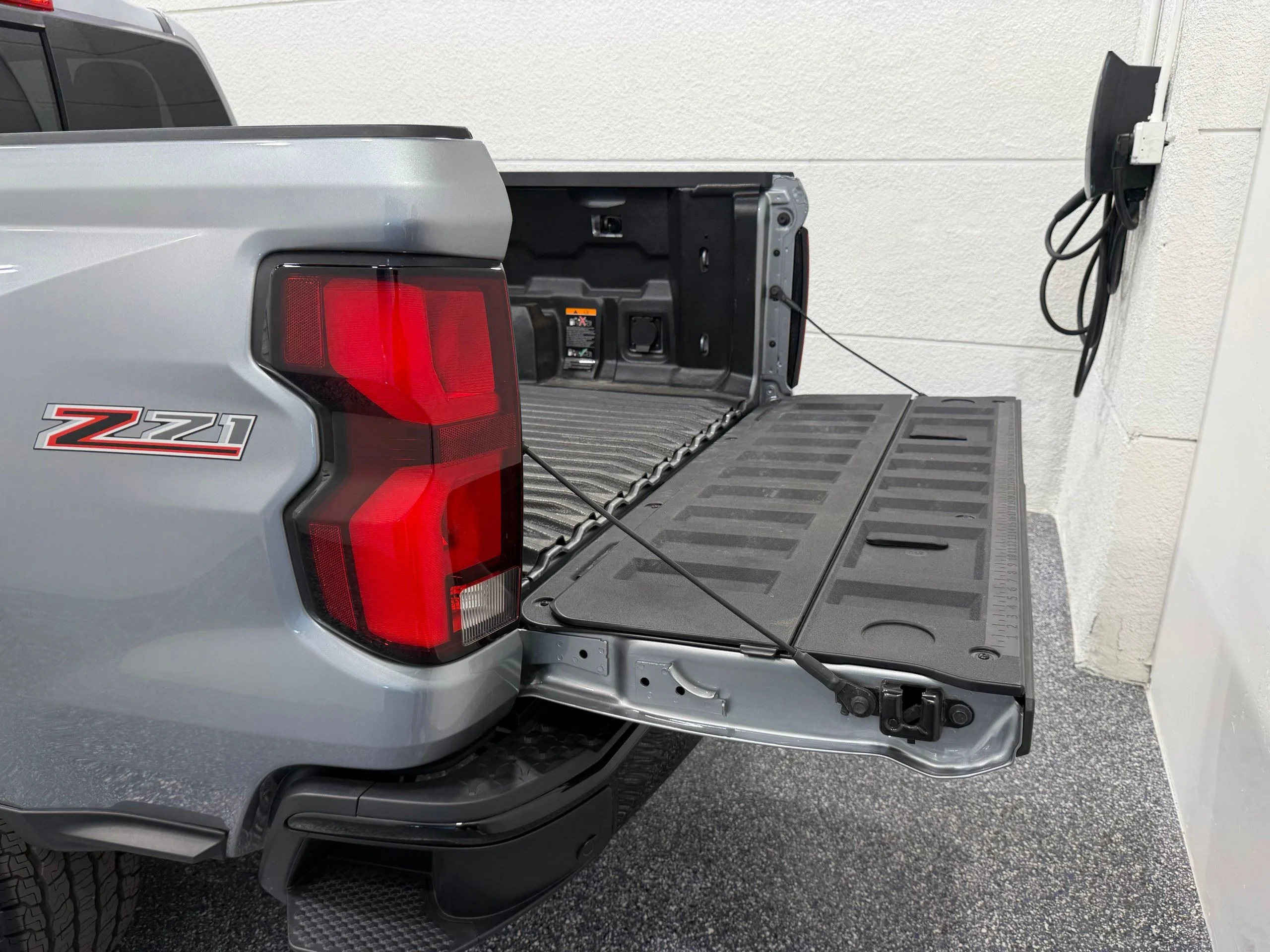 Used 2026 Gray Chevrolet Z71 image 24