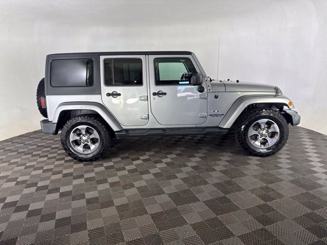 Used 2016 Silver Jeep Unlimited Sahara image 7