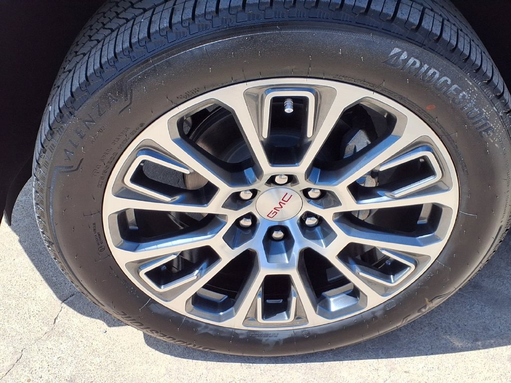 2026 GMC Yukon XL Denali - Photo 9