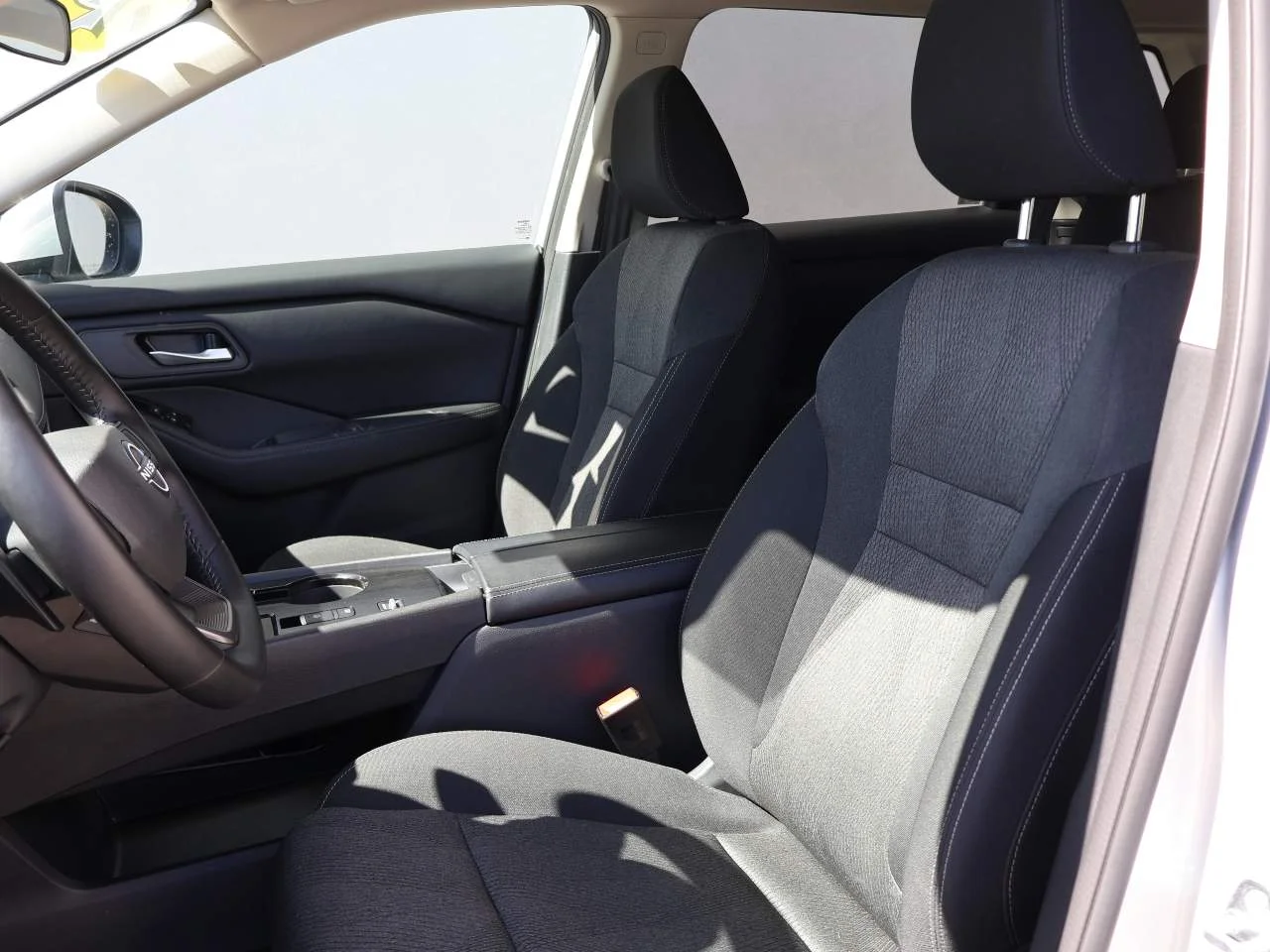 2025 Nissan Rogue SV - Photo 9