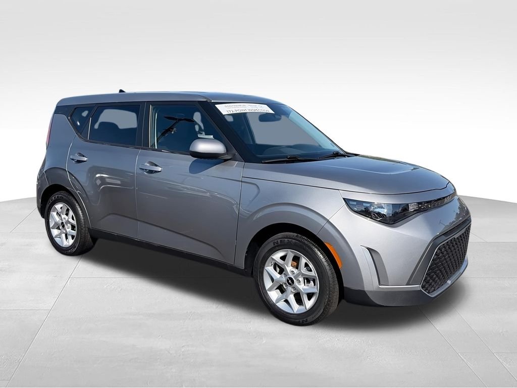 Used 2025 Gray Kia LX image 3