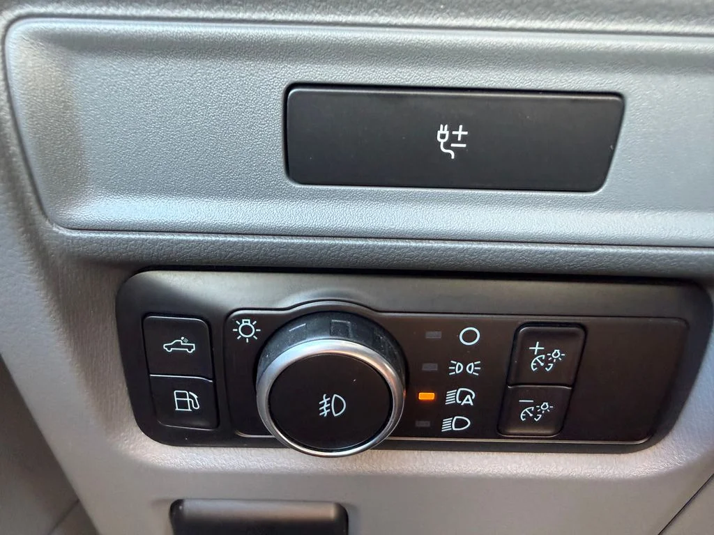 Used 2023 Blue Ford XLT image 19