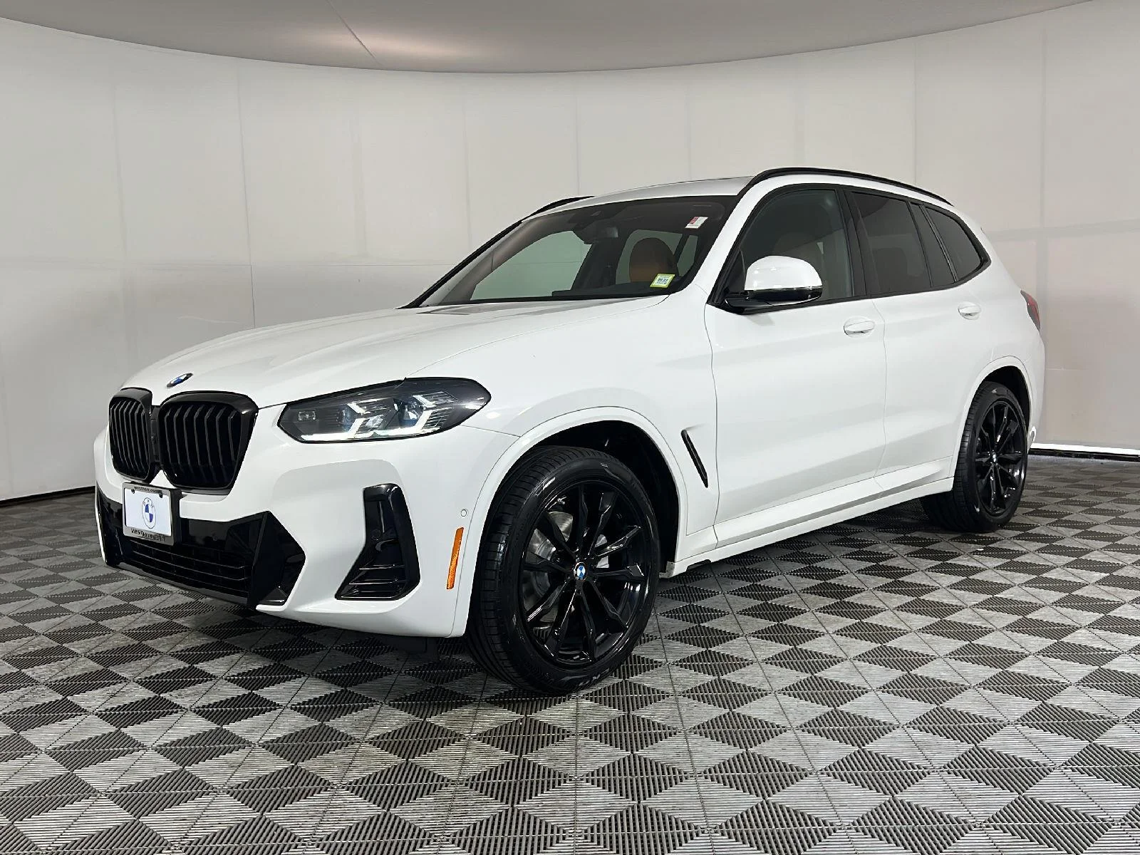 Used 2023 Alpine White BMW xDrive30i image 12