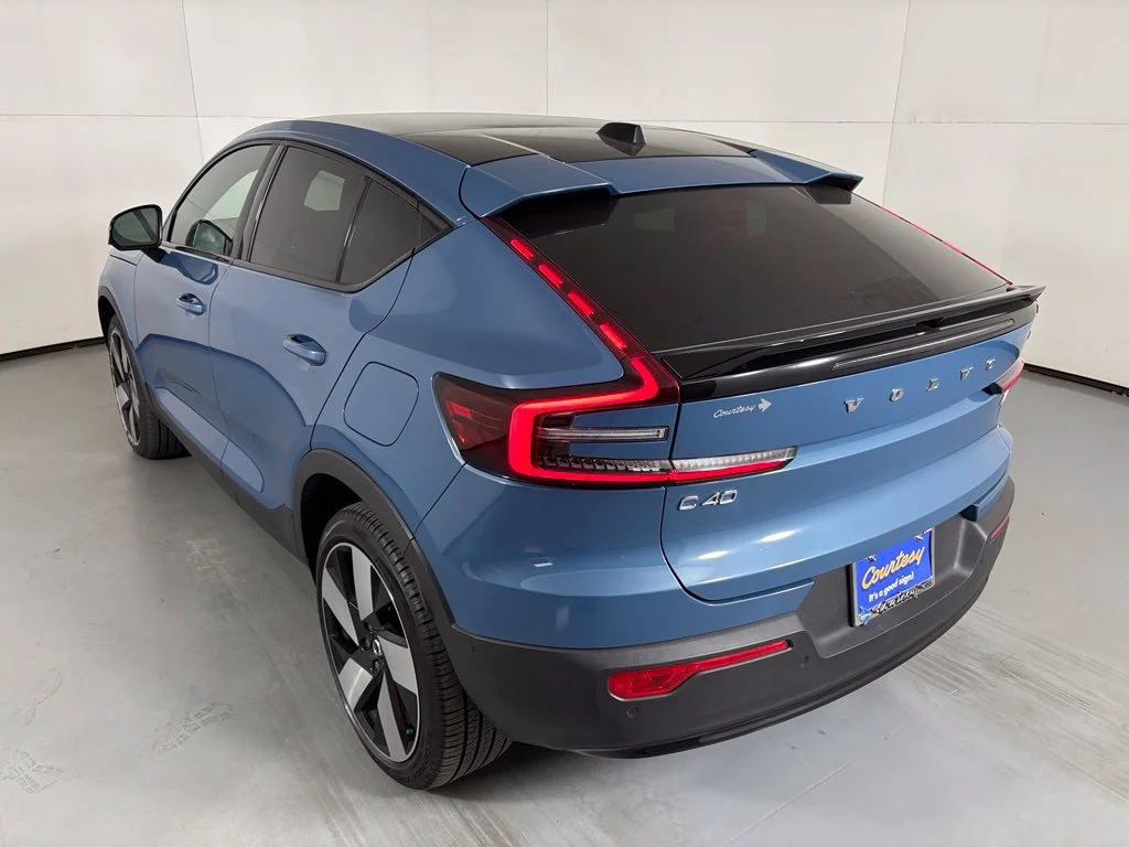 Used 2023 Blue Volvo Ultimate image 6