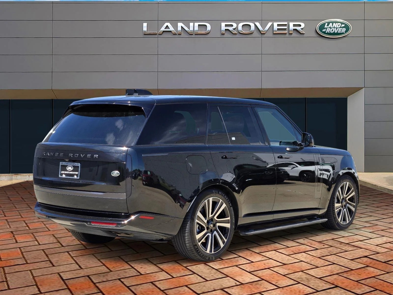 Used 2023 Santorini Black Metallic Land Rover SE image 4