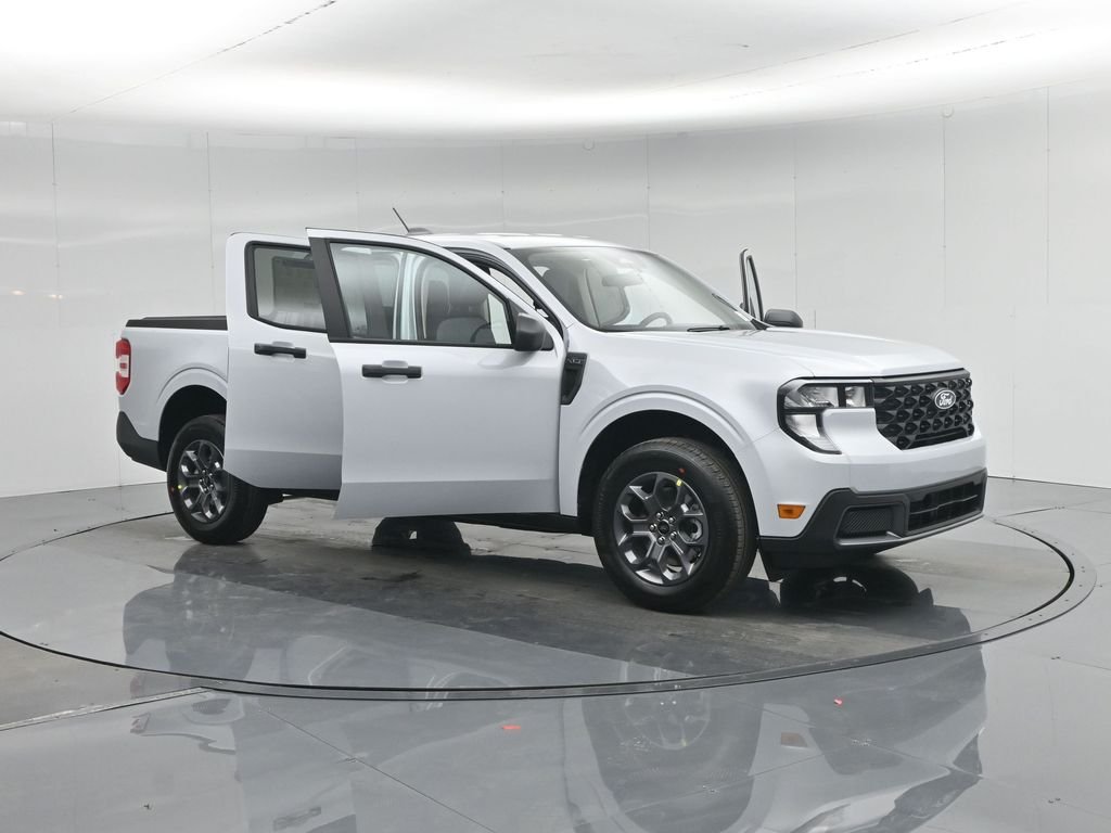 New 2026 Space White Metallic Ford XLT image 30