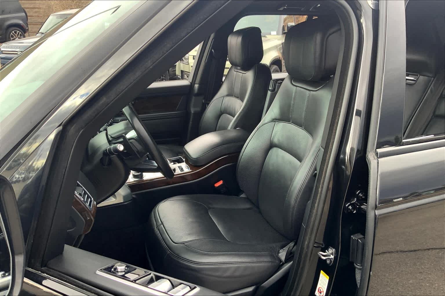 Used 2021 Santorini Black Metallic Land Rover Westminster image 8