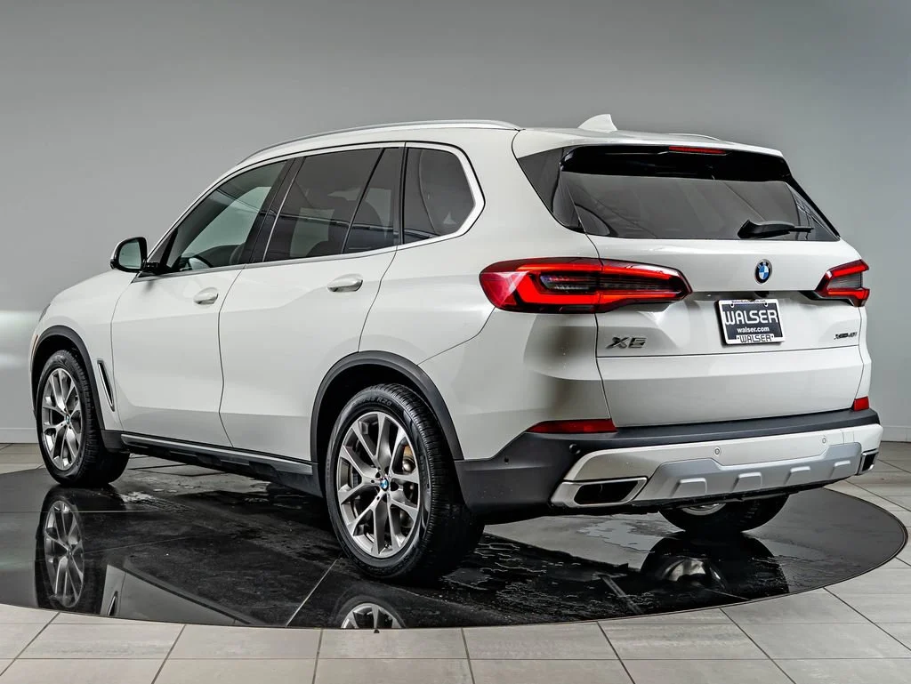 Used 2021 Alpine White BMW xDrive40i image 7