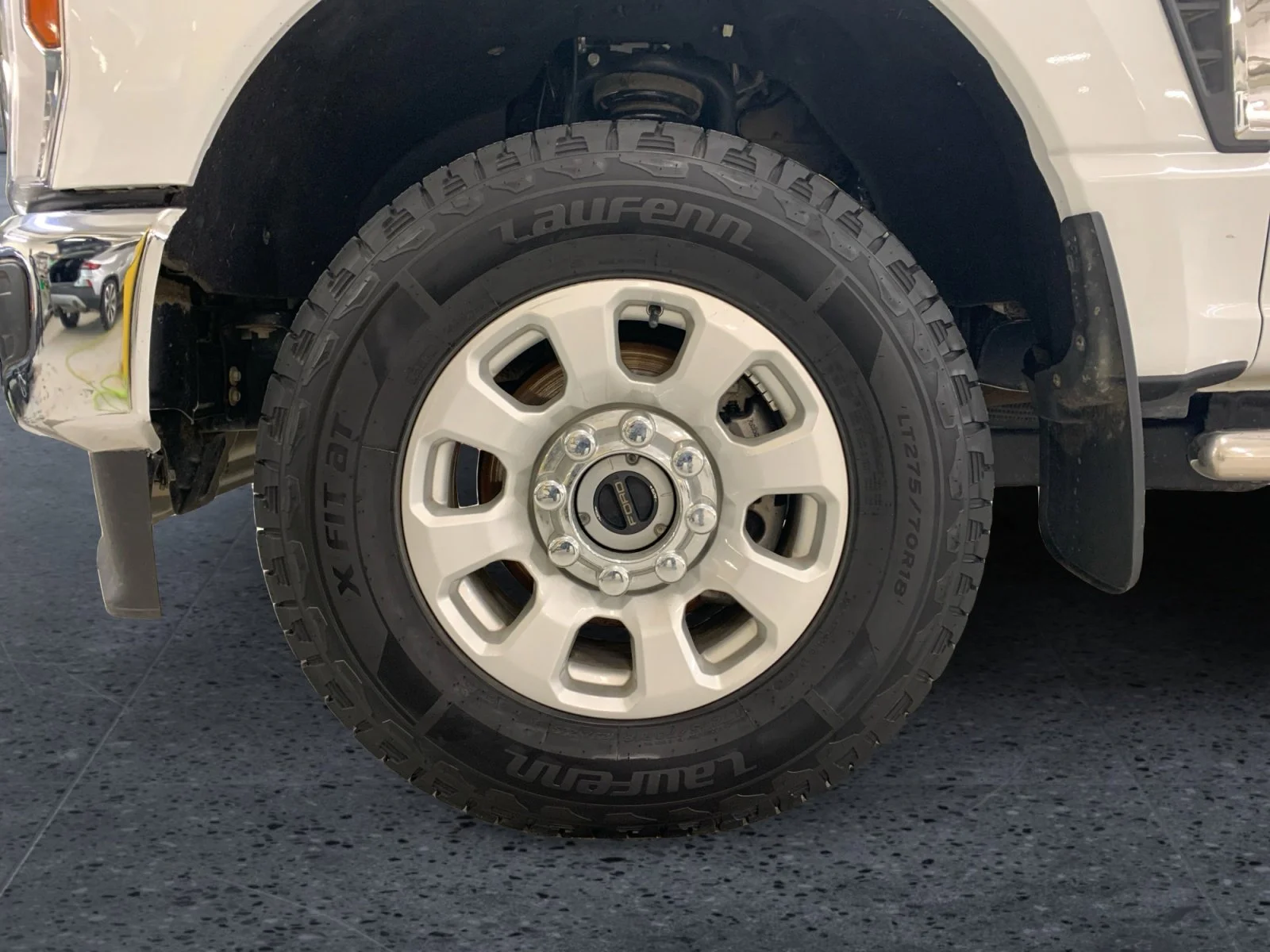 Used 2024 Oxford White Ford XLT image 9