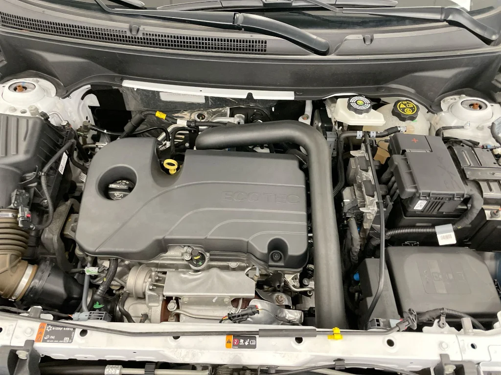 Used 2023 Summit White Chevrolet RS image 30