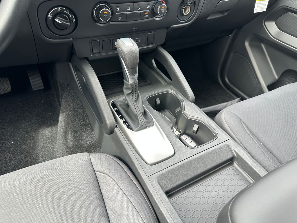 New 2026 Glacier White Nissan Crew Cab S image 18