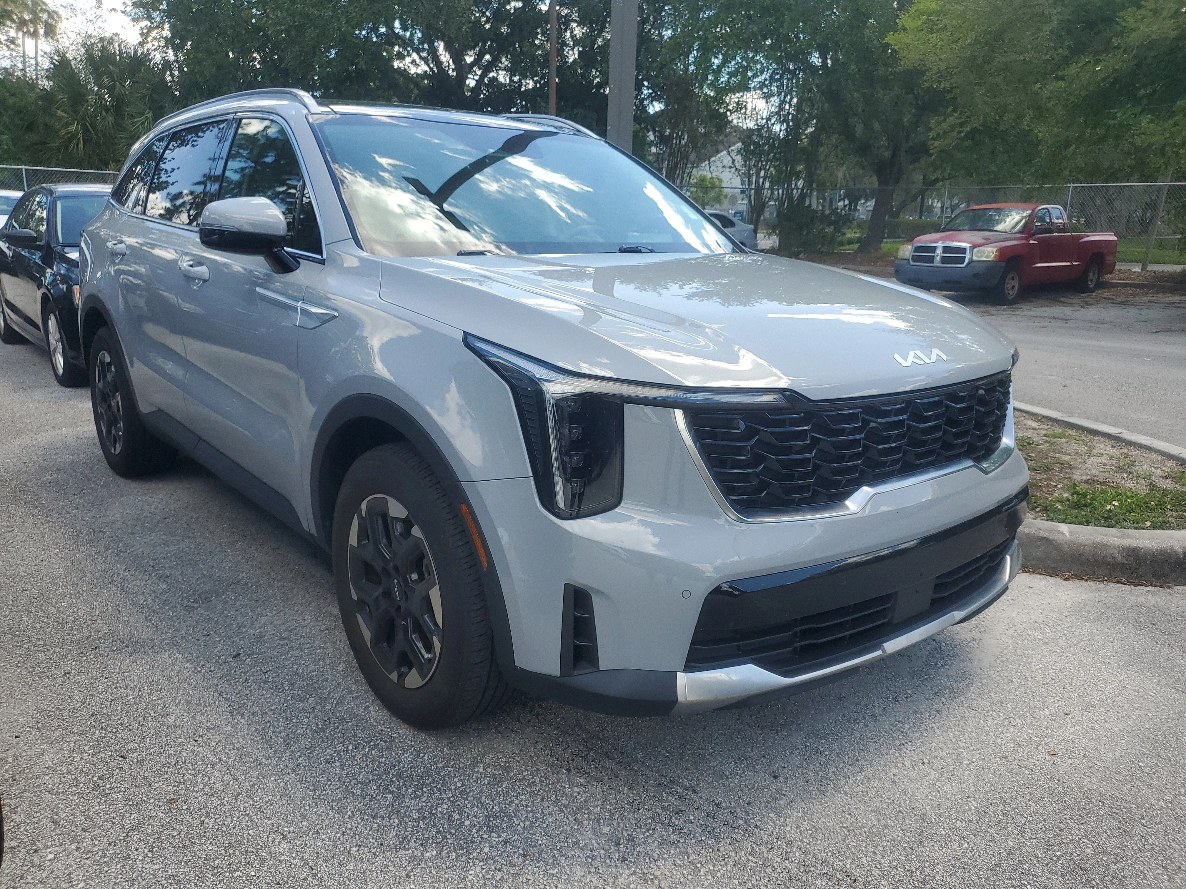 2024 Kia Sorento S AT's photo