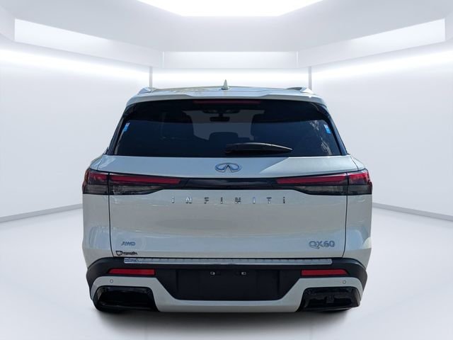 Certified Used 2023 White INFINITI LUXE image 4