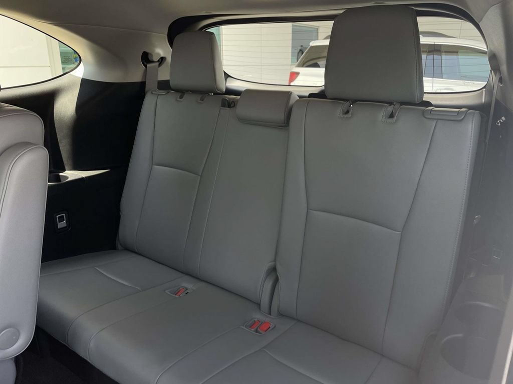 Used 2023 SUMMIT WHITE Chevrolet LTZ image 11