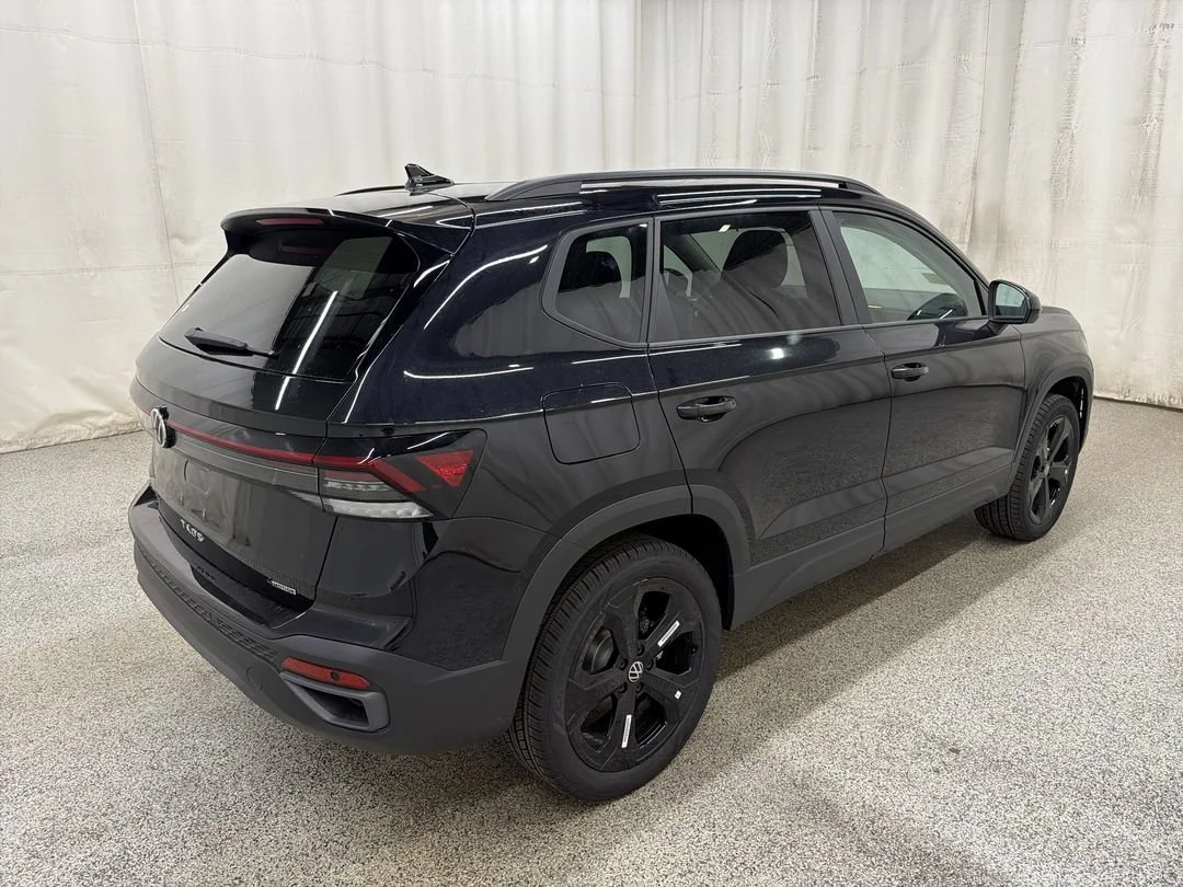 New 2026 Deep Black Pearl Volkswagen SE Black image 8
