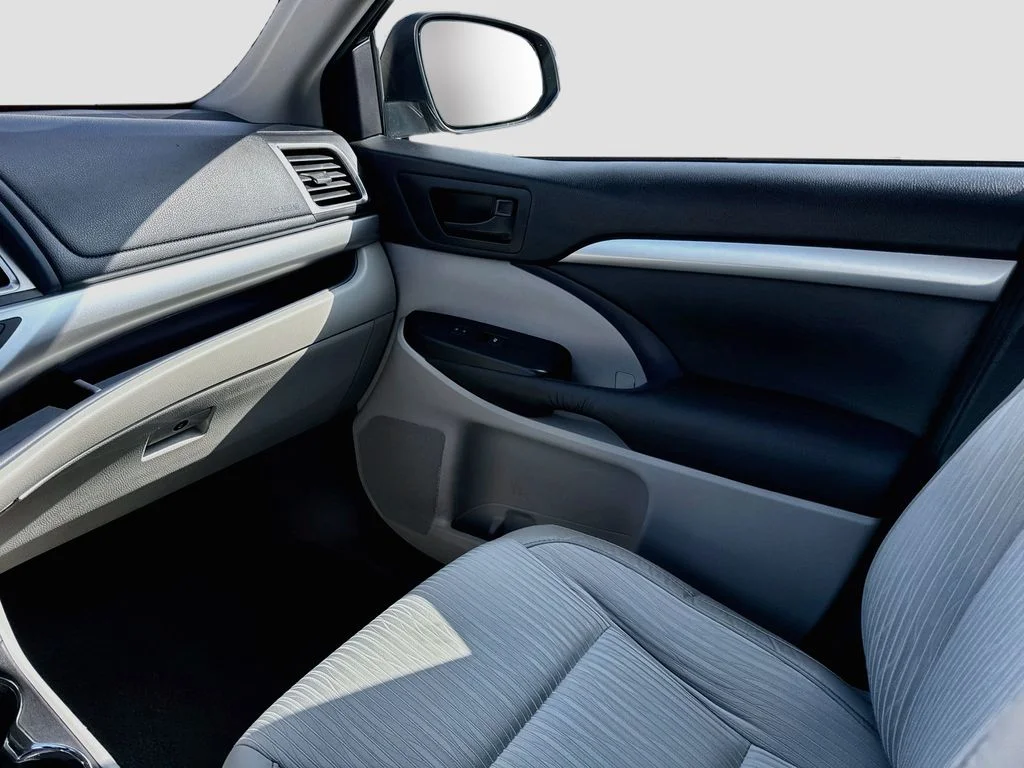 Used 2015 Gray Toyota LE Plus V6 image 26