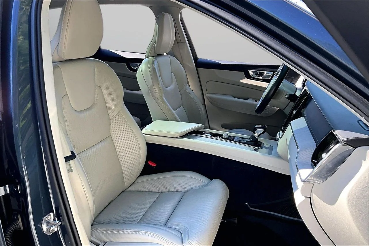 Certified Used 2021 Blue Volvo T5 Inscription image 24