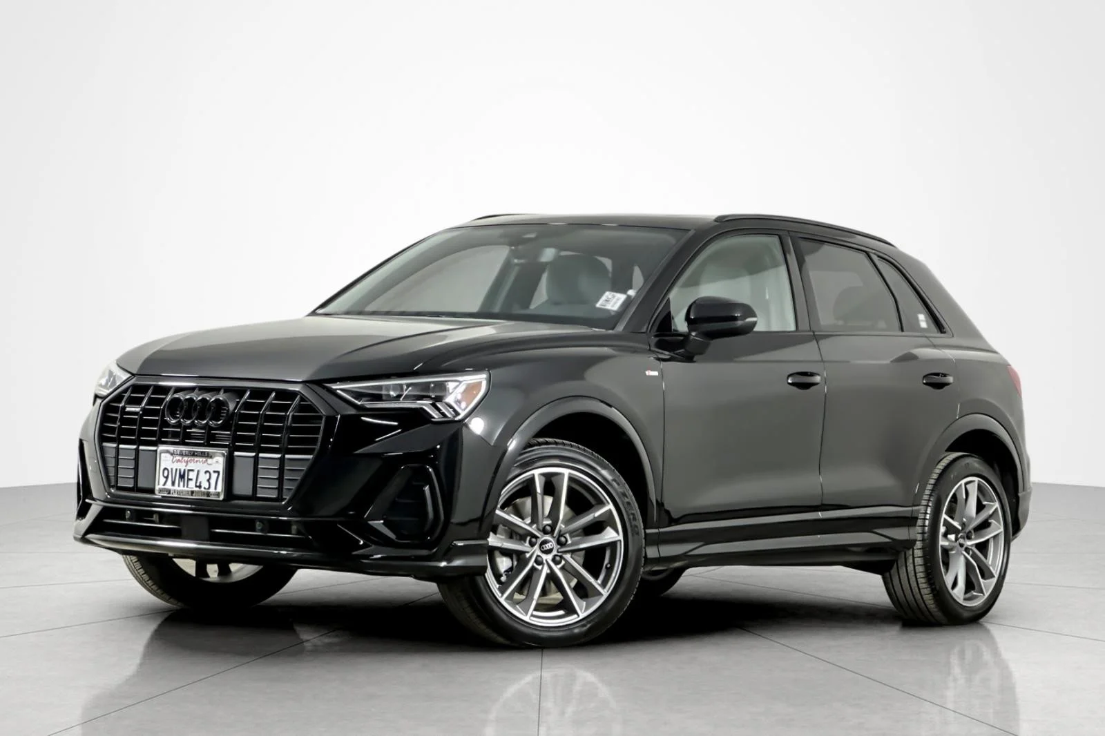 2025 Audi Q3 45 TFSI S Line Premium quattro's photo