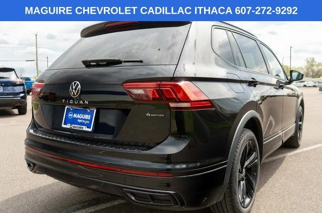 Used 2024 Black Volkswagen 2.0T SE R-Line Black image 6