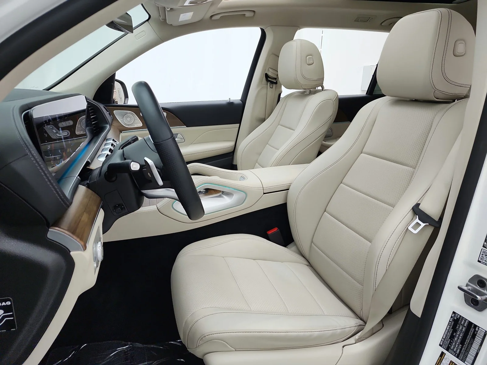 Certified Used 2022 MANUFAKTUR Diamond White Bright Mercedes-Benz GLS 450 4MATIC® SUV image 13