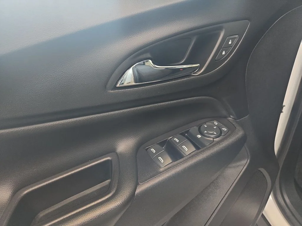 Used 2019 White Chevrolet LT image 10