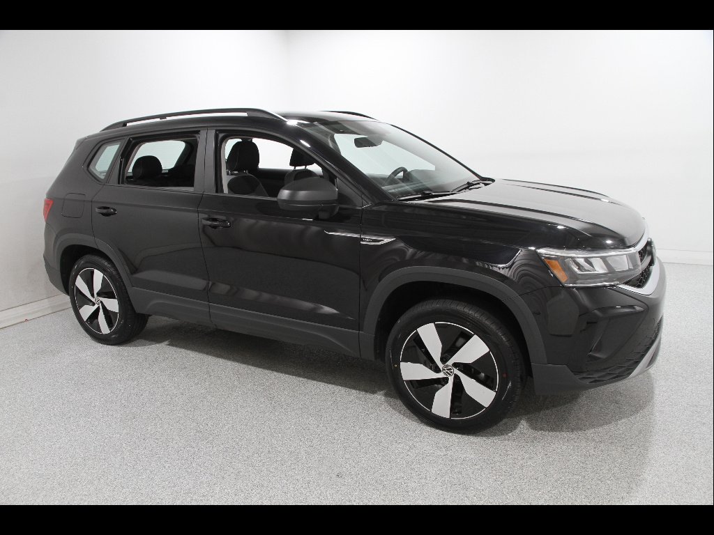 2024 Volkswagen Taos 1.5T S 4Motion's photo