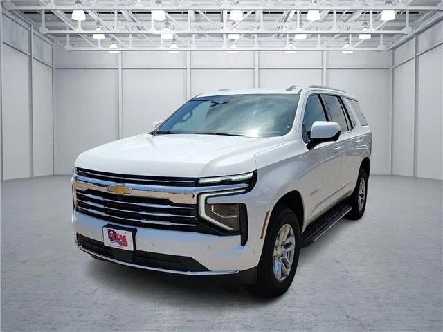 Used 2025 White Chevrolet LT 4x2 image 1