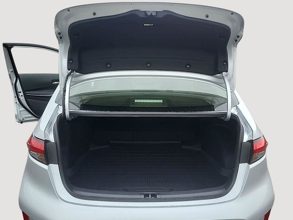 2026 Toyota Corolla XLE - Photo 22