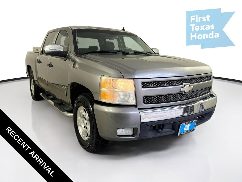 Used 2008 Graystone Metallic Chevrolet LT image 1