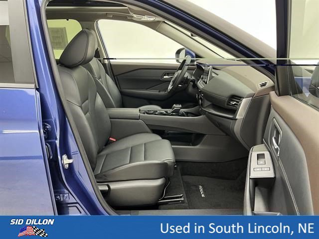 Used 2023 Caspian Blue Metallic Nissan SV image 25
