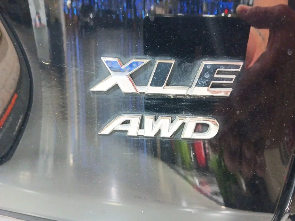 Used 2020 Midnight Black Metallic Toyota XLE image 13