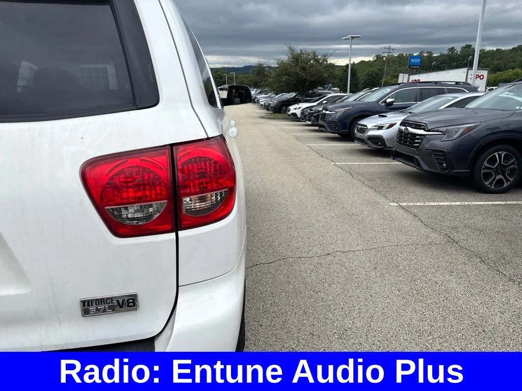 Used 2015 White Toyota SR5 image 6