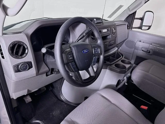 New 2026 Oxford White Ford E-350 SRW image 36