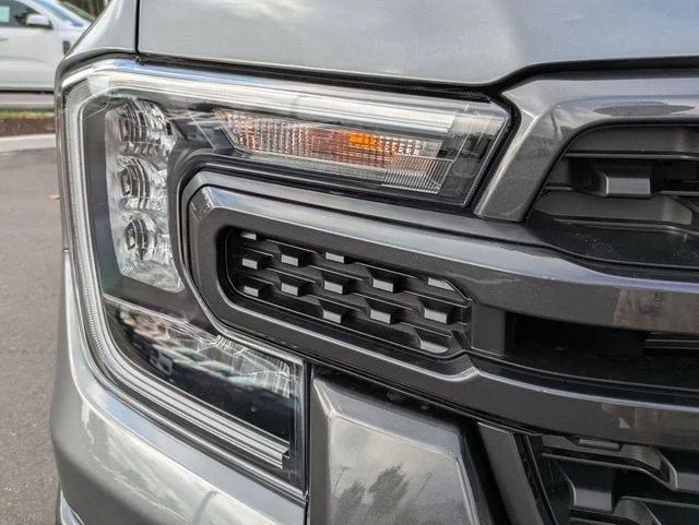 New 2026 Carbonized Gray Metallic Ford XLT image 10