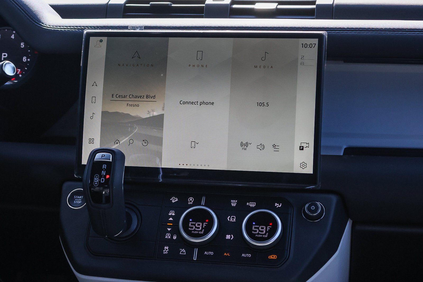 New 2026 Fuji White Land Rover X-Dynamic SE image 21