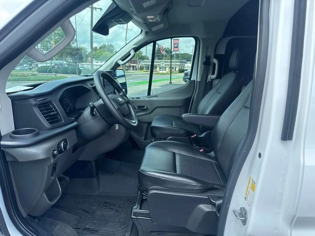 Used 2025 White Ford Base image 10