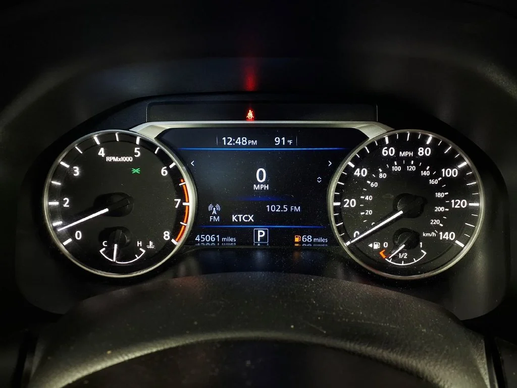 Used 2024 Super Black Nissan 2.5 SV image 18