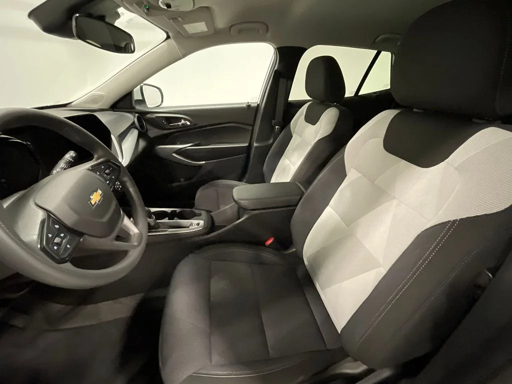 Used 2024 White Chevrolet LS image 3