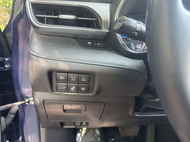 Used 2022  Toyota Platinum image 28