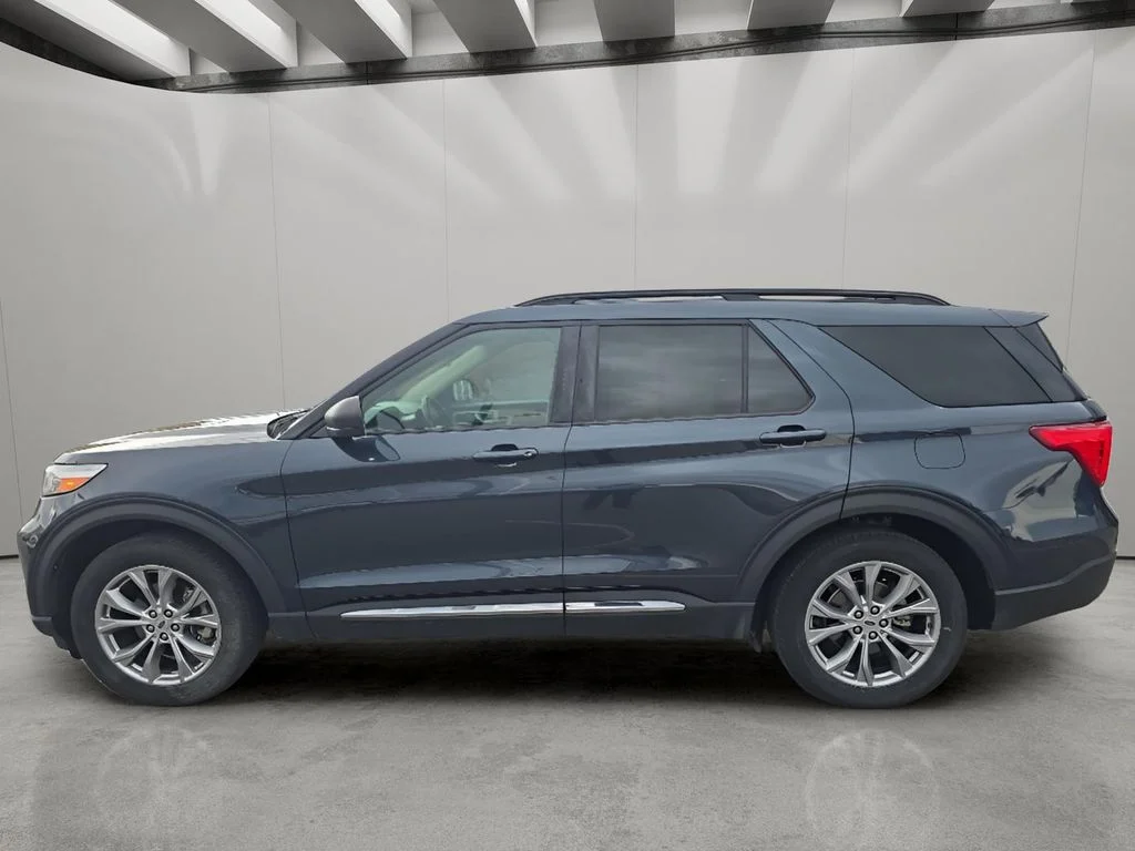 Used 2022 Stone Blue Metallic Ford XLT image 3