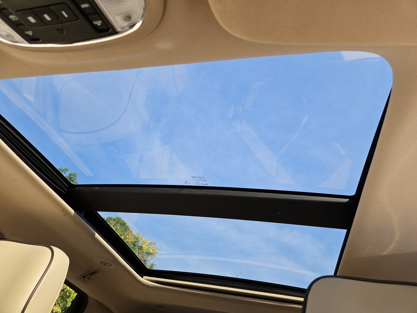 Used 2018 Red Jeep Overland image 30