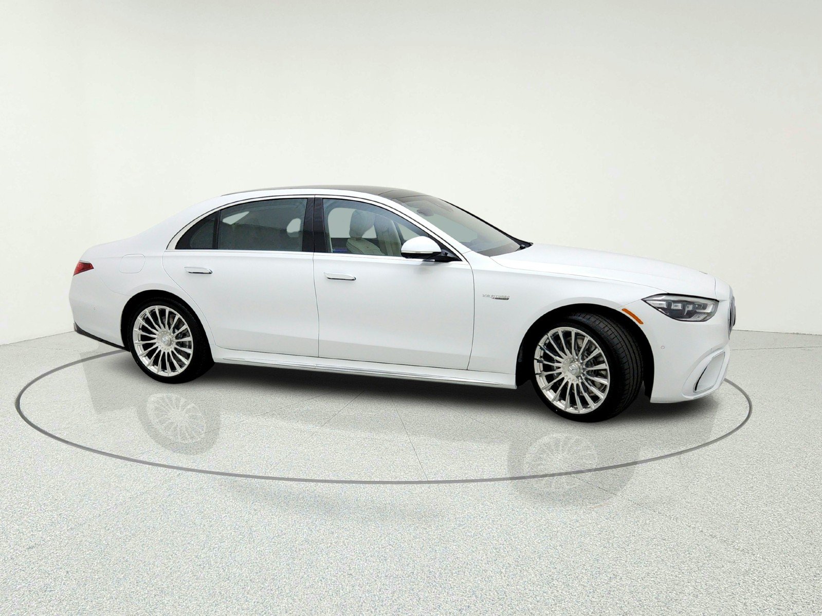 New 2026 MANUFAKTUR Moonlight White Metallic Mercedes-Benz AMG® S 63 E 4MATIC Sedan image 6