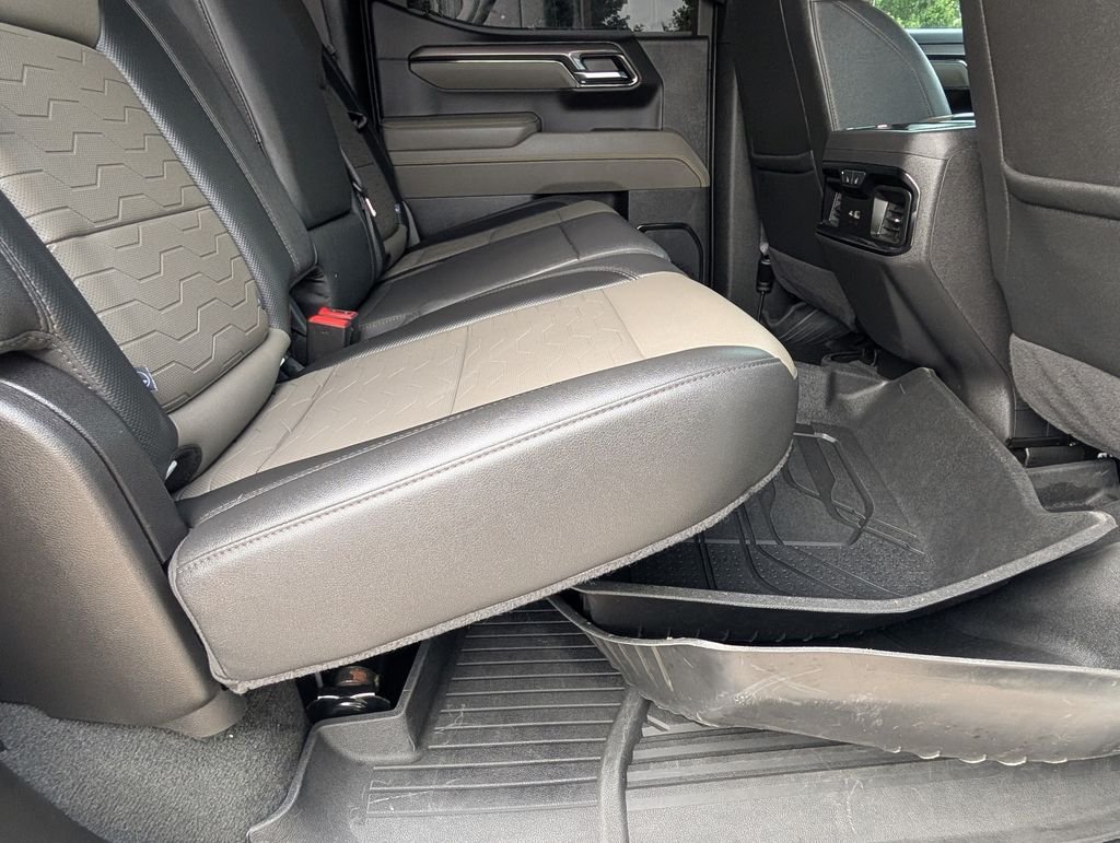 Used 2025 White Chevrolet ZR2 image 26