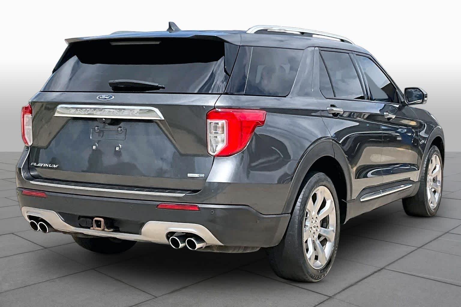 Used 2020 Magnetic Ford Platinum image 13