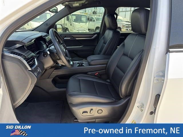 Used 2024 Summit White GMC Elevation image 14